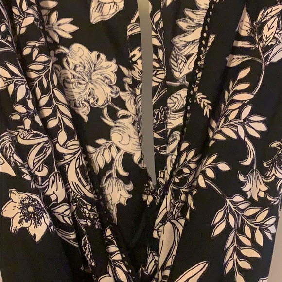 2/40🎉🥳 Romper by Angie TRADES - Picture 2 of 4